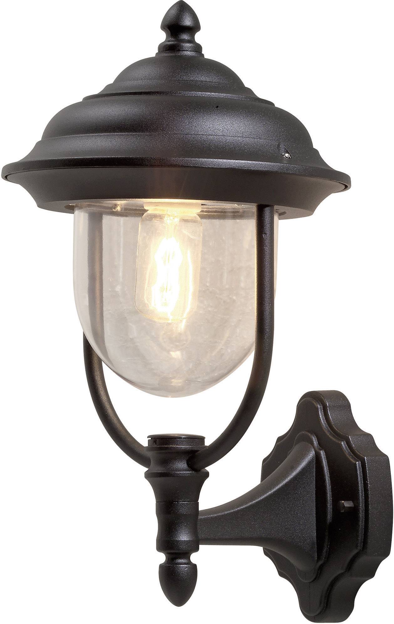 Zwarte buitenwandlamp met ronde glazen kap en zichtbare gloeilamp, bevestigd aan een versierde wandbeugel.
