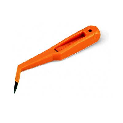 Een oranje kunststof handvat met een kleine metalen haak aan het uiteinde, wordt gebruikt als voegenkrabber om onkruid tussen bestratingstegels te verwijderen.