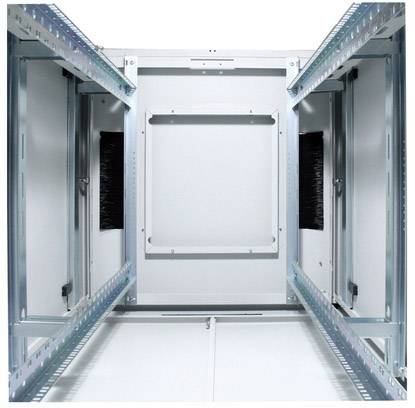 Metalen kast zonder deuren, van binnen leeg, geschikt voor het monteren van server- of netwerkhardware in een datacenter of IT-ruimte.