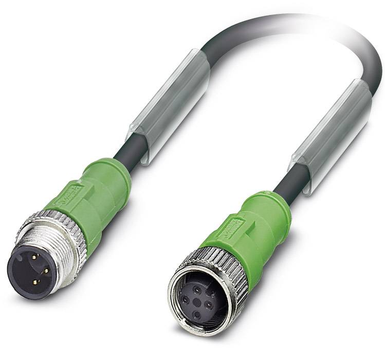 Een industrieel stroomkabel met groene stekkers en metalen coating, dat zorgt voor een robuuste elektrische verbinding.