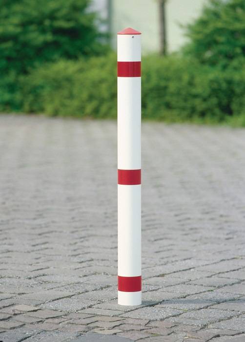 Versperringspaal staal rood-wit d. 76 mm voor plaatsing in beton met puntige kap