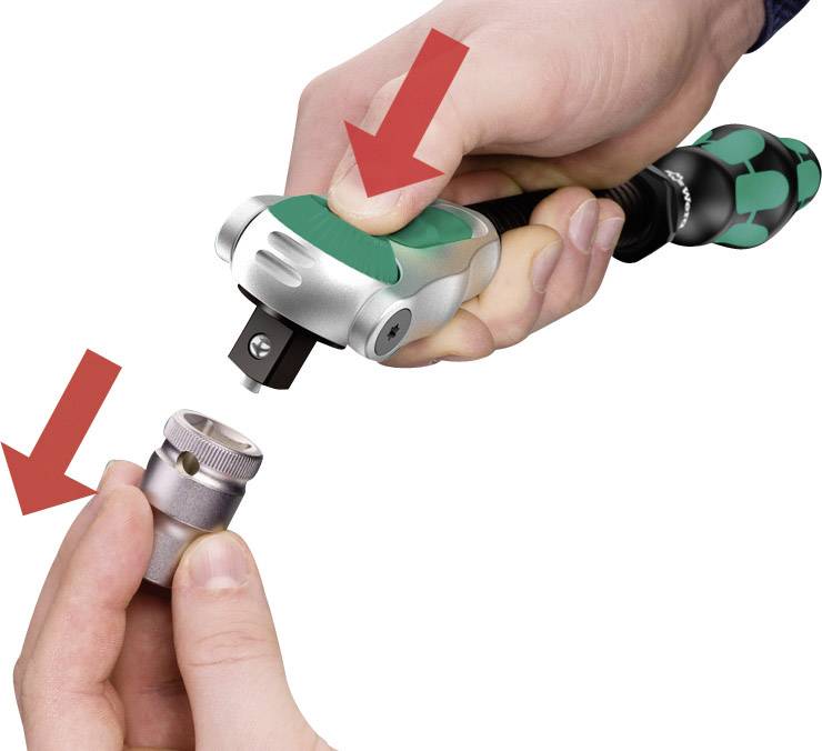 Persoon houdt een schroevendraaier en opzetstuk, pijlen geven de montagerichting aan, indicator voor gereedschapswissel.