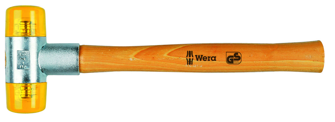 Een kunststof hamer met houten handgreep en gele kunststof koppen, gefabriceerd door Wera, geschikt voor gevoelige oppervlakken.
