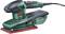 Groene Bosch schuurmachine met rood schuurblad. Tekst op het apparaat: 'Low Vibration', 'Bosch', 'PSS 250 AE'.
