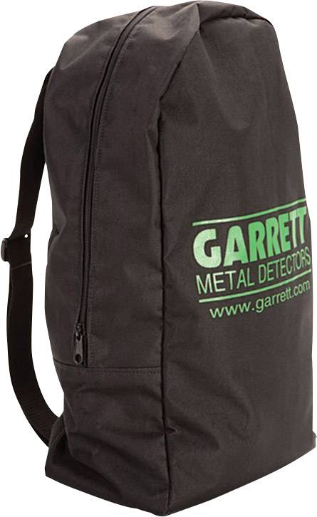 Zwarte rugzak met groene opdruk 'Garrett Metal Detectors'. Zijaanzicht met rits en draagriem.