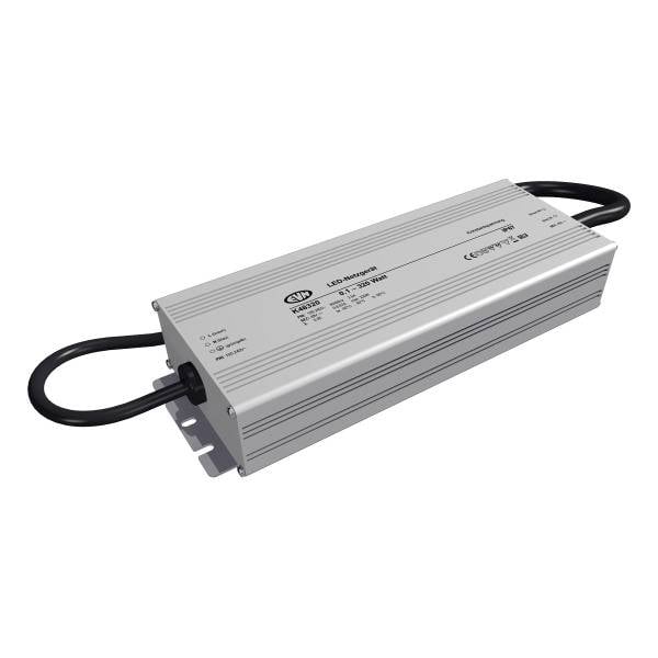 Een rechthoekige LED-driver met een zilverkleurige behuizing, technische informatie bedrukt en zwarte kabels aan beide uiteinden.