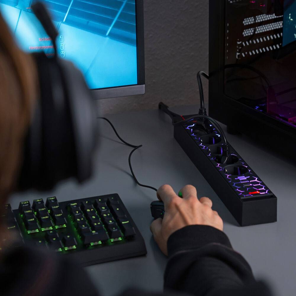 Brennenstuhl 1153560100 Gaming Stekkerdoos | 5 sockets | Aan/uit Schakelaar | 2x USB-A | Zwart | 1,5 meter-1