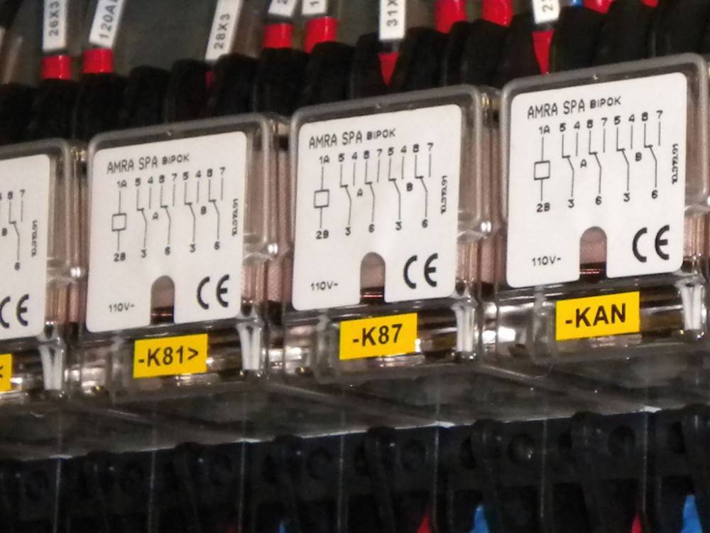 200 Stk. Cembre 46926 MG-VYT PVC 25X80MM W 46926-0