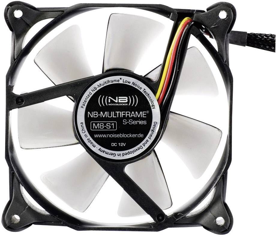 Een computerventilator van het merk NB-Multiframe, model M8-S1, met zeven witte rotorbladen en een zwart frame.