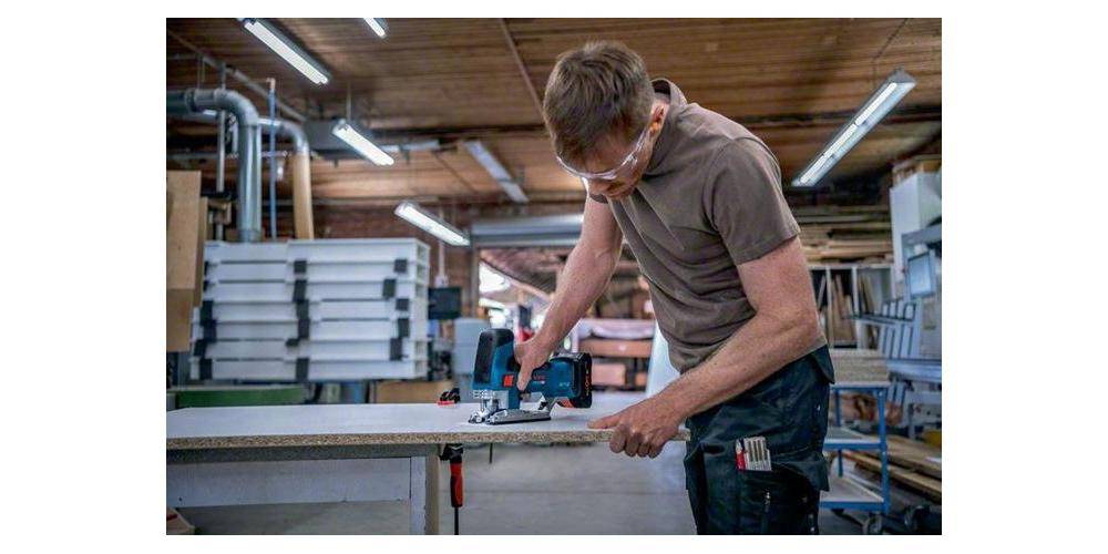 Bosch Blauw GST 18V-155 SC Accu Decoupeerzaag | Excl. accu's en lader | L-Boxx - 06015B0000-1