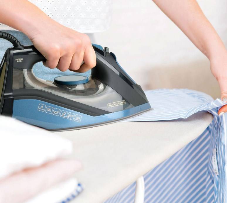 Iron Black+Decker BXIR2801E-3
