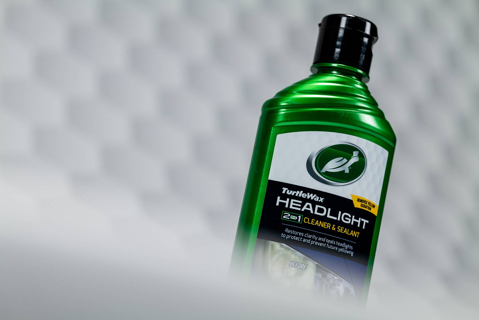 Turtle Wax 53168 Headlight Cleaner & Sealant 300ml-1