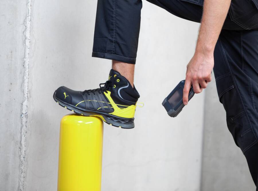 Puma VELOCITY 2.0 YELLOW MID S3 ESD SRC black/yellow 44-5