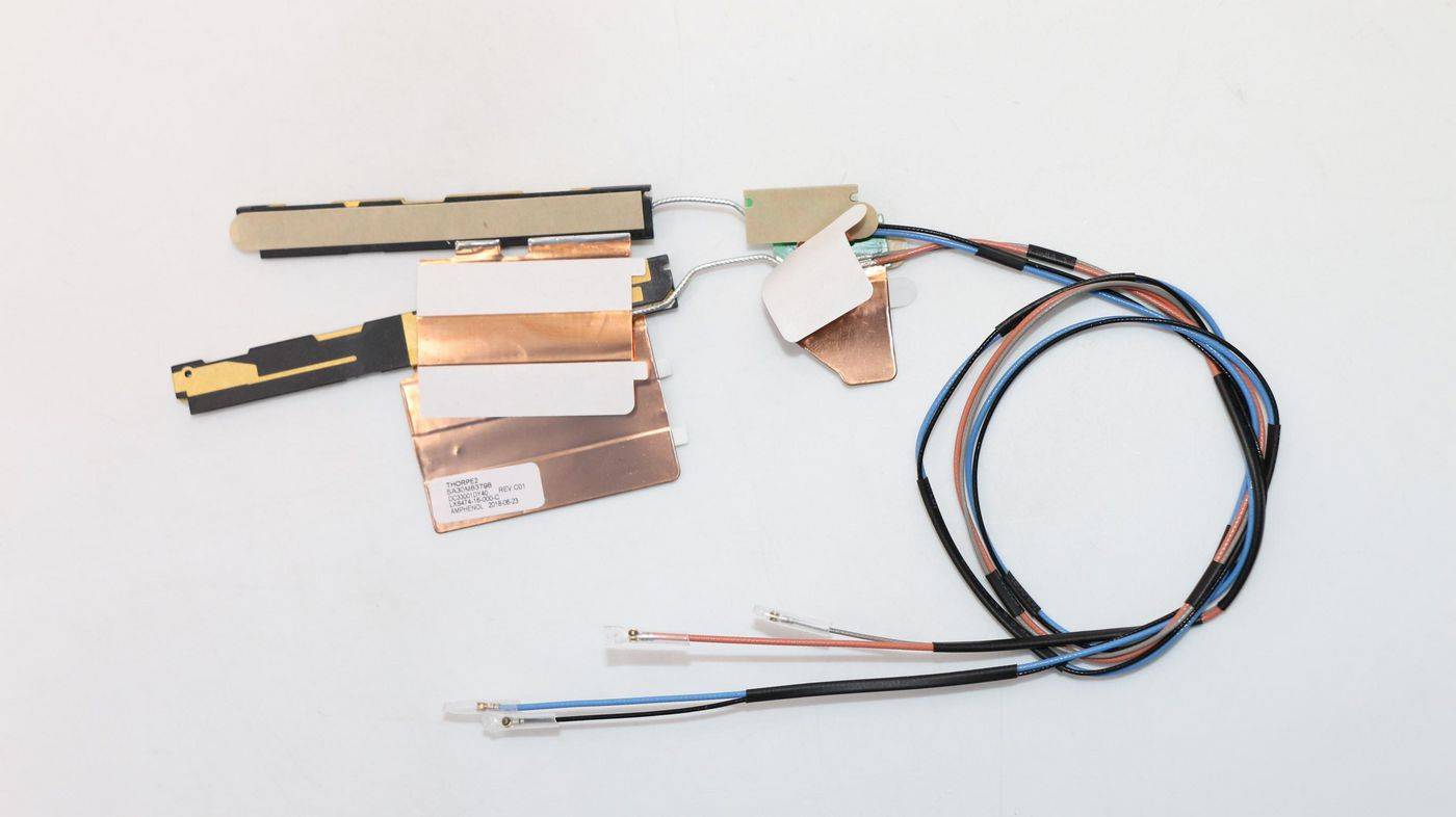 Lenovo antennekit voor draadloze connectiviteit, ontworpen voor Lenovo ThinkPad-apparaten, ter verbetering van de signaa-0