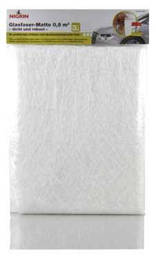 Verpakt product 'Nigrin Glasvezelmat 0,5 m²', geschikt voor reparaties aan auto-carrosserie. Toont auto-afbeelding rechtsboven.
