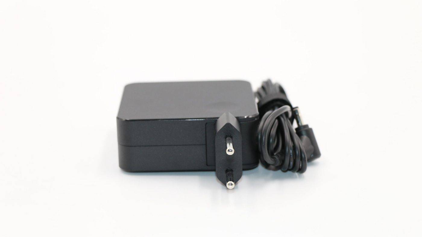 Lenovo AC-adapter 65W, 20V, 3,25A, zwart-2