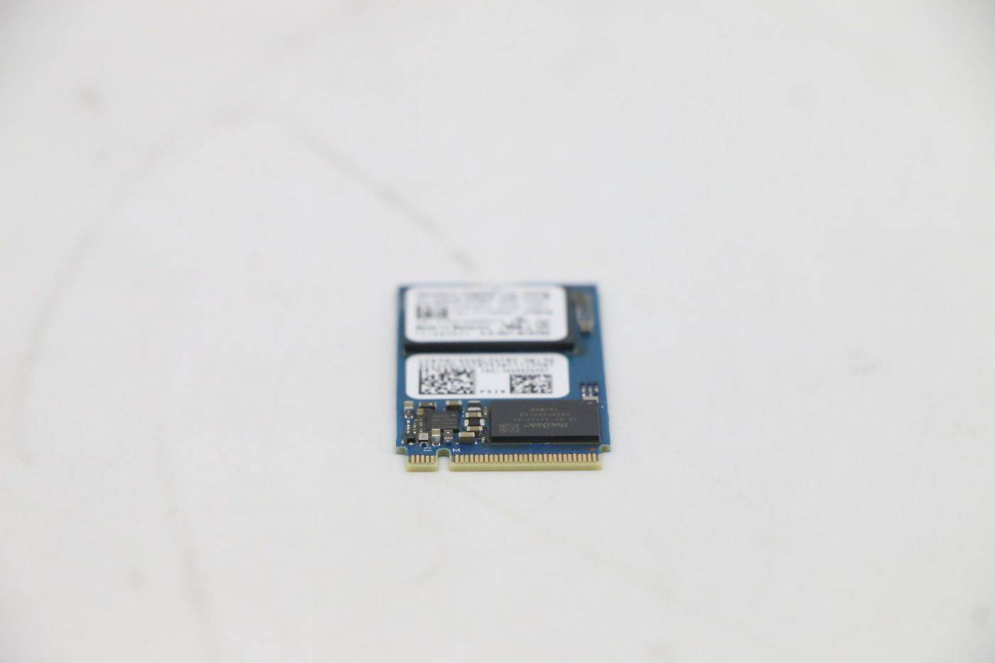 Lenovo SSD M.2 PCIe NVMe FRU M.2-2242 256GB Gen3x4 RoHS WD-1