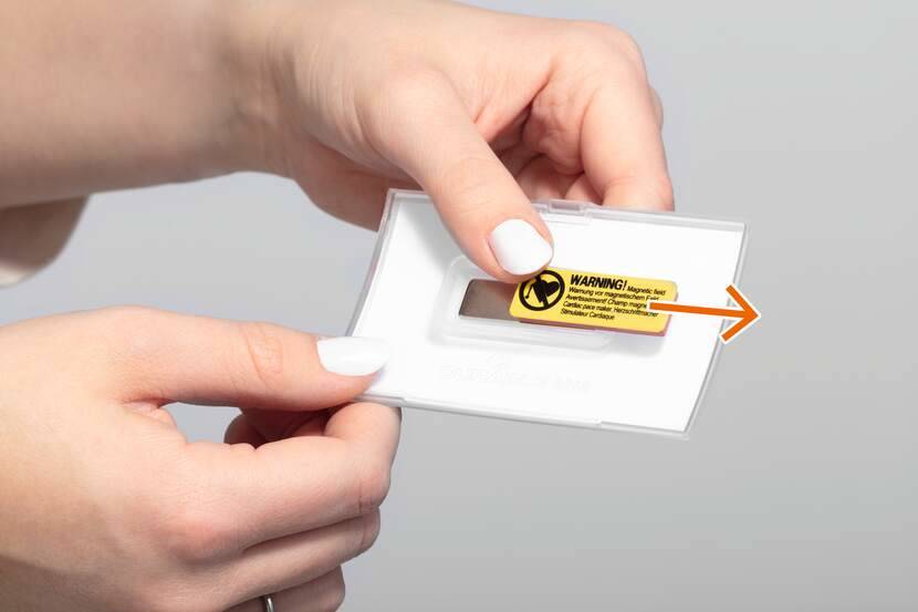 Duurzame naamplaatjes met kliksluiting en magneet, 40x75mm, 10 stuks.-1