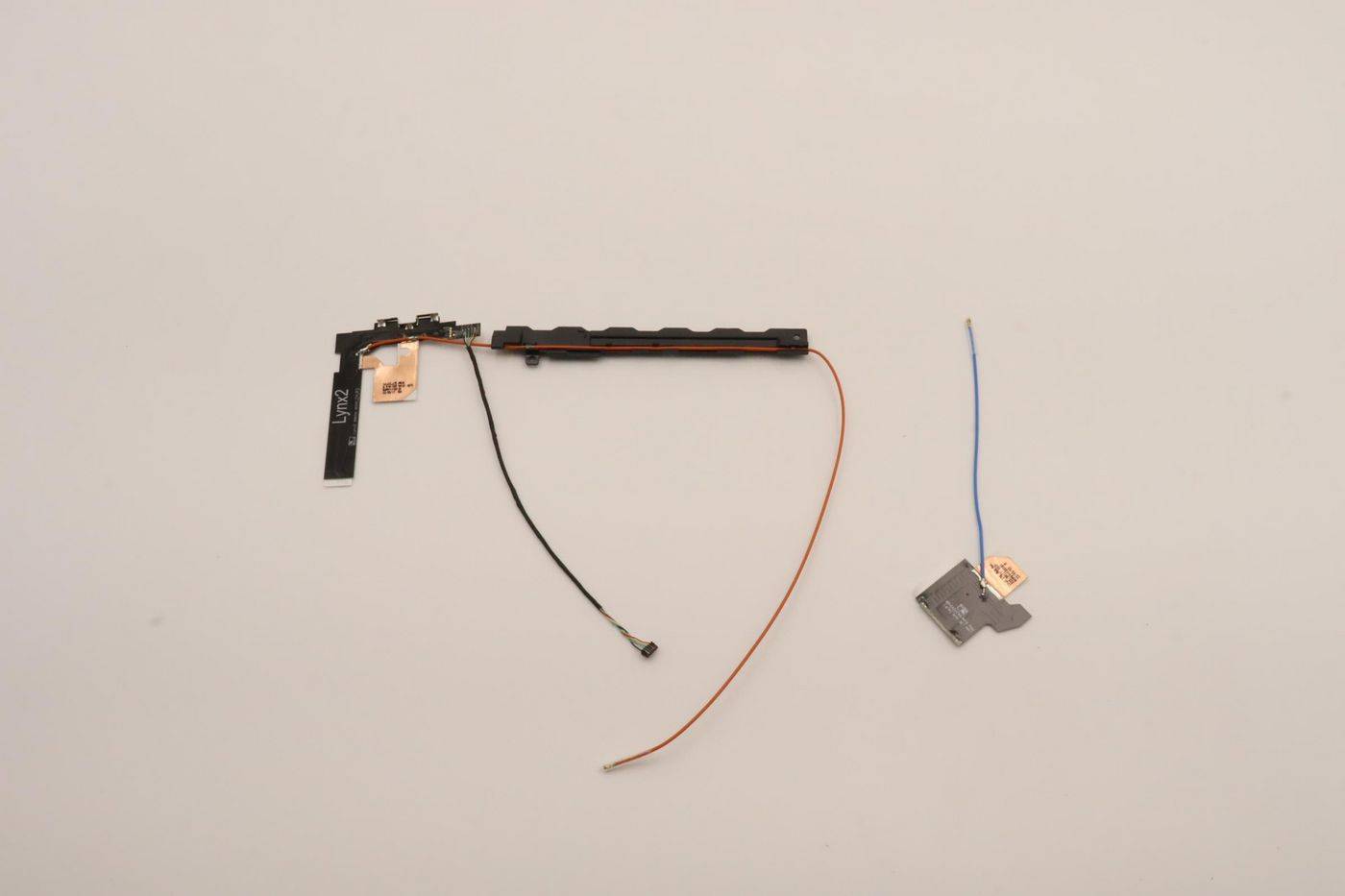 Lenovo antennekit voor WWAN-toepassingen, verbeterde draadloze connectiviteit, compatibel met Lenovo-systemen.-0