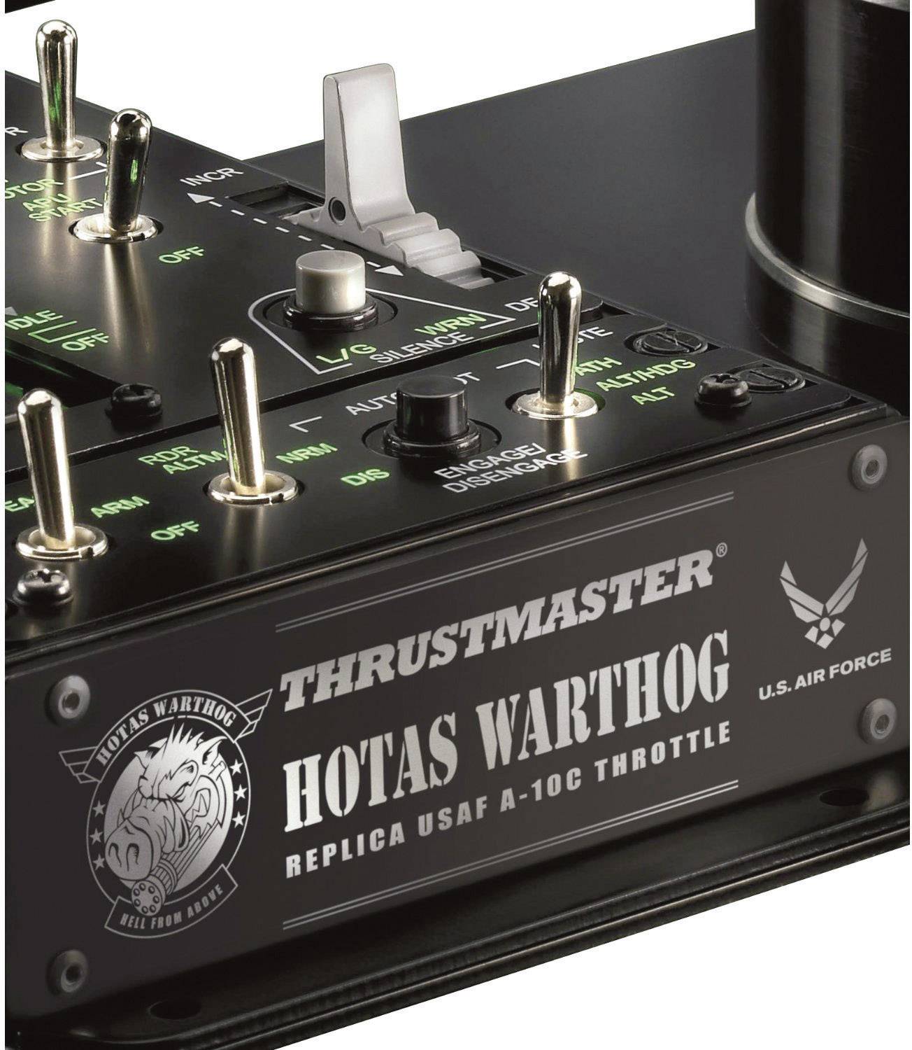 Thrustmaster HOTAS Warthog, een professionele stuurknuppel met een US Air Force-ontwerp, bevat veel schakelaars en een gasregelaar.