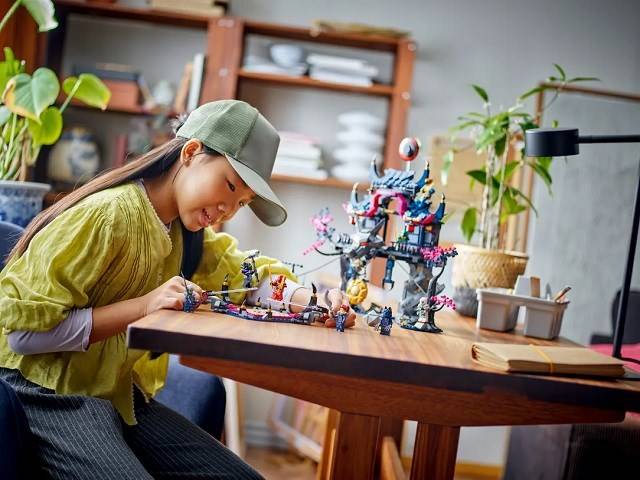 LEGO Ninjago 71813 Shadow Wolf Mask Dojo-4