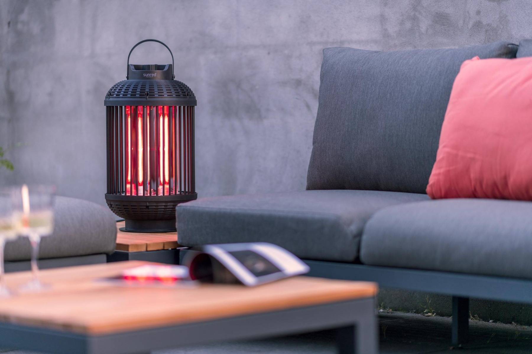 Sunred - Dark lijn - Zwart – Tafelmodel - Terrasverwarmer – Carbon rosé goud technologie - 1200W –-1