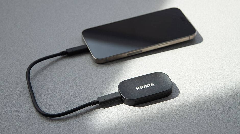 KIOXIA EXCERIA PLUS G2 2000GB Portable SSD USB 3.2 Gen2 Type C-1