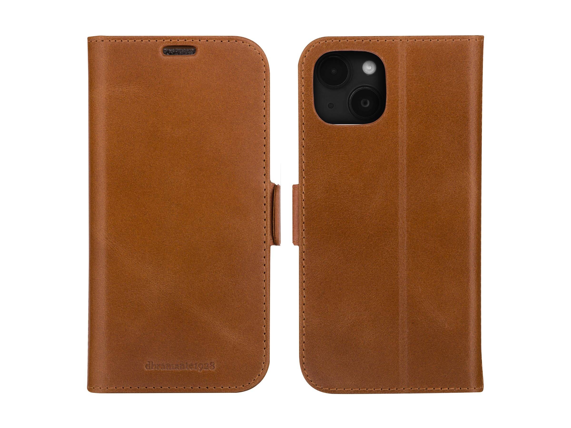 dbramante1928 Copenhagen Bookcase iPhone 15 - Bruin-1