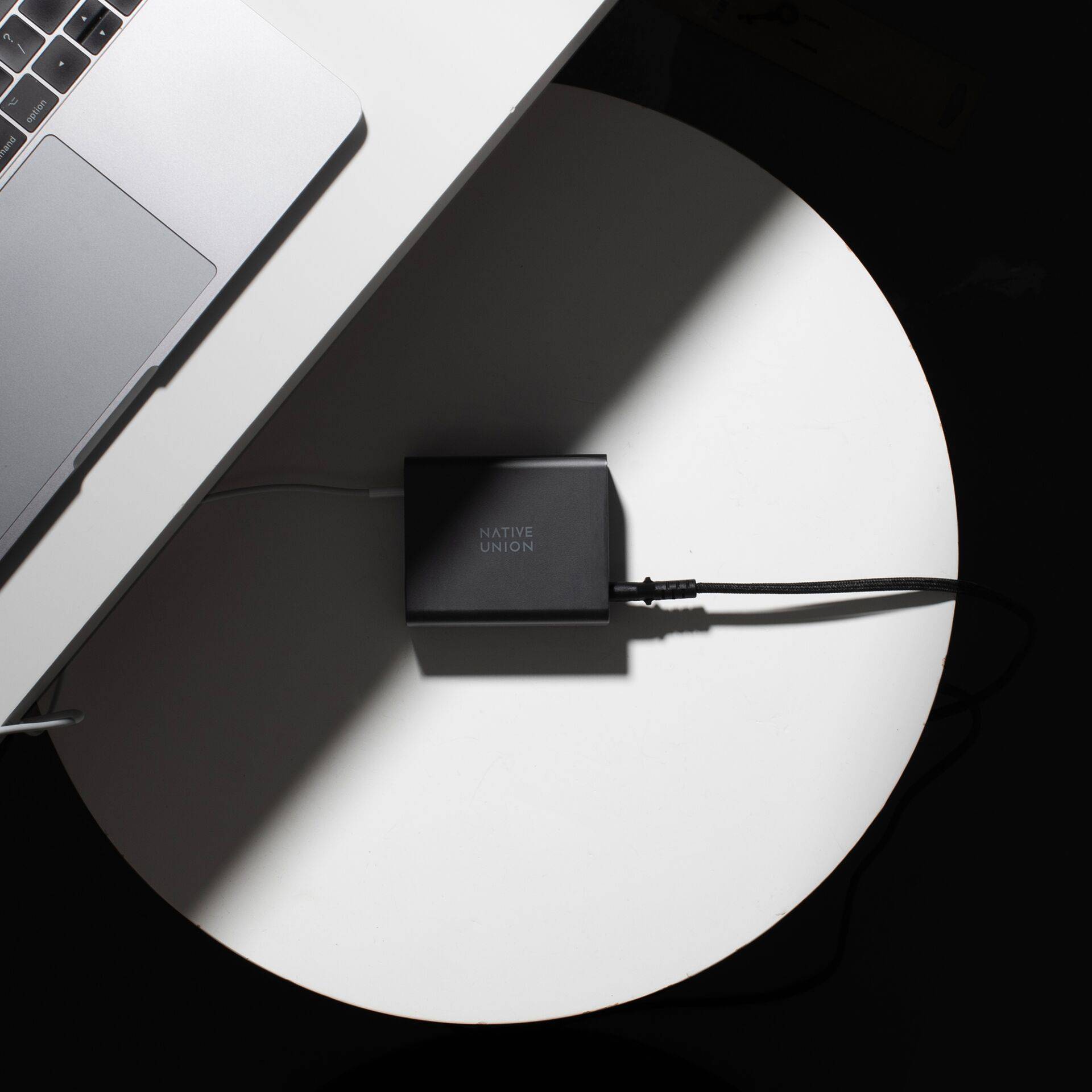 Native Union 140W Type-C PD GaN snellader voor desktops, zwart-4
