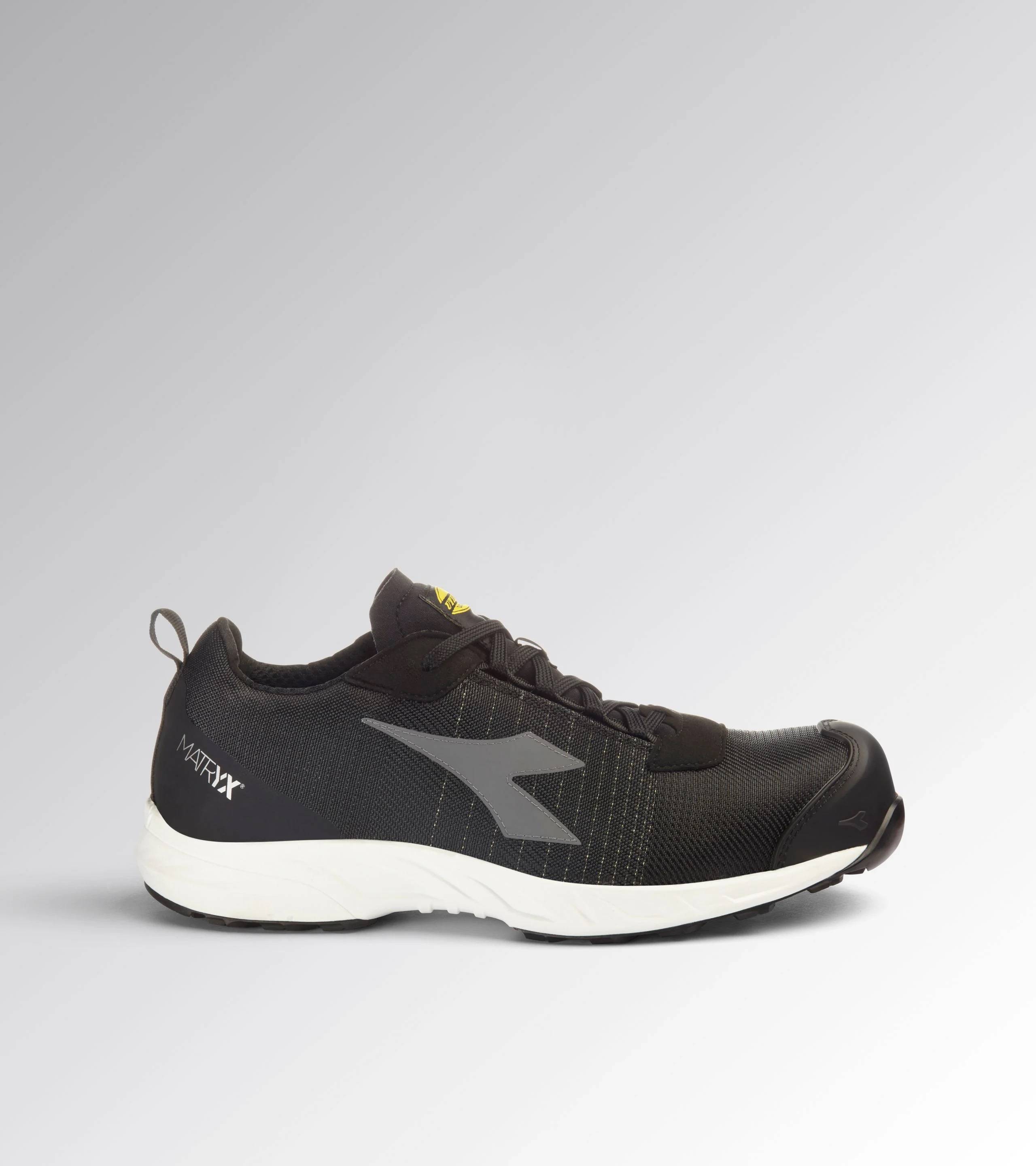 Diadora FLY LT MTX LOW S3L FO SR SC black/white 39-0