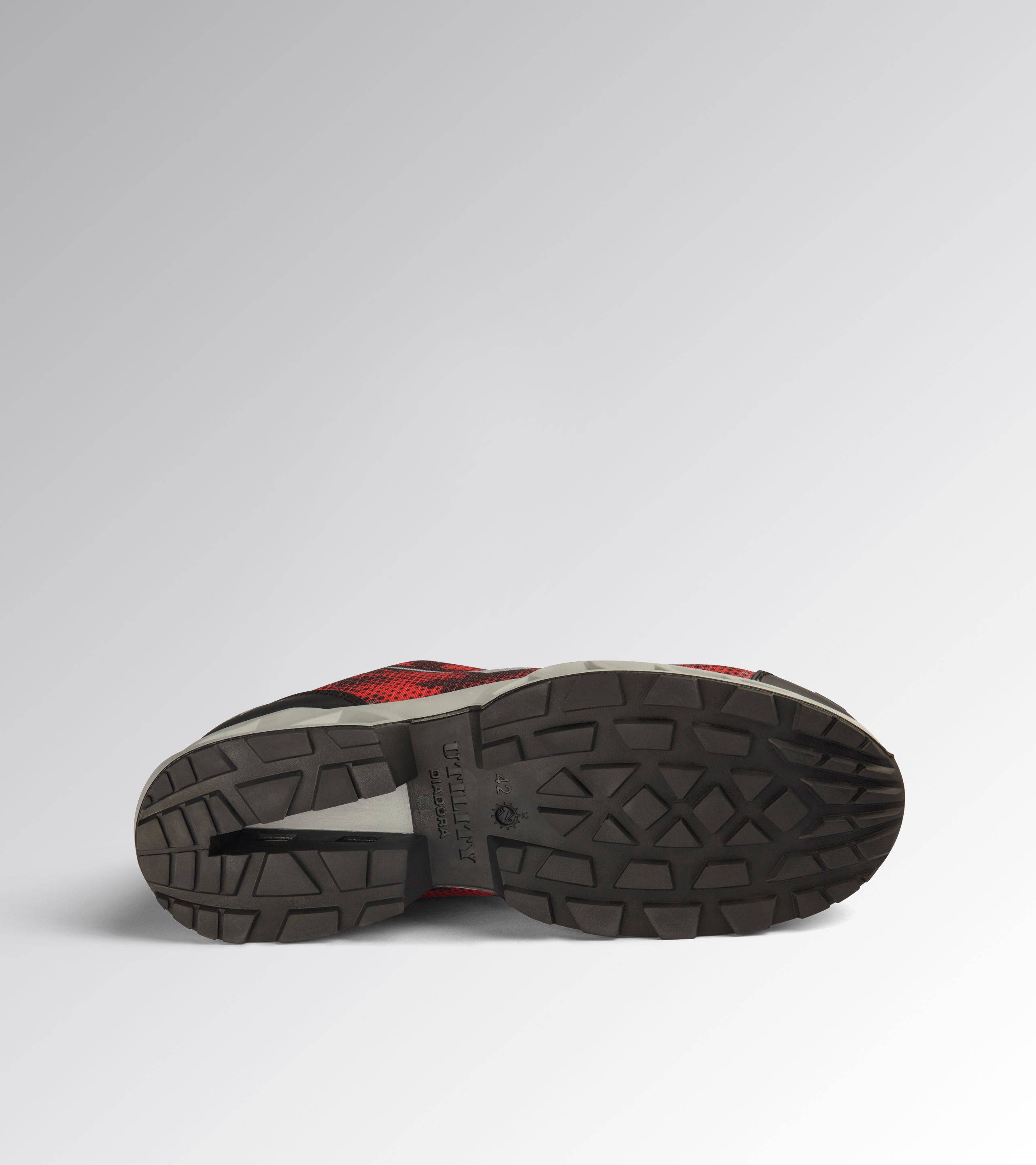 Diadora SHARK SI LOW S1PS FO SR SC BLACK/RED 42-3