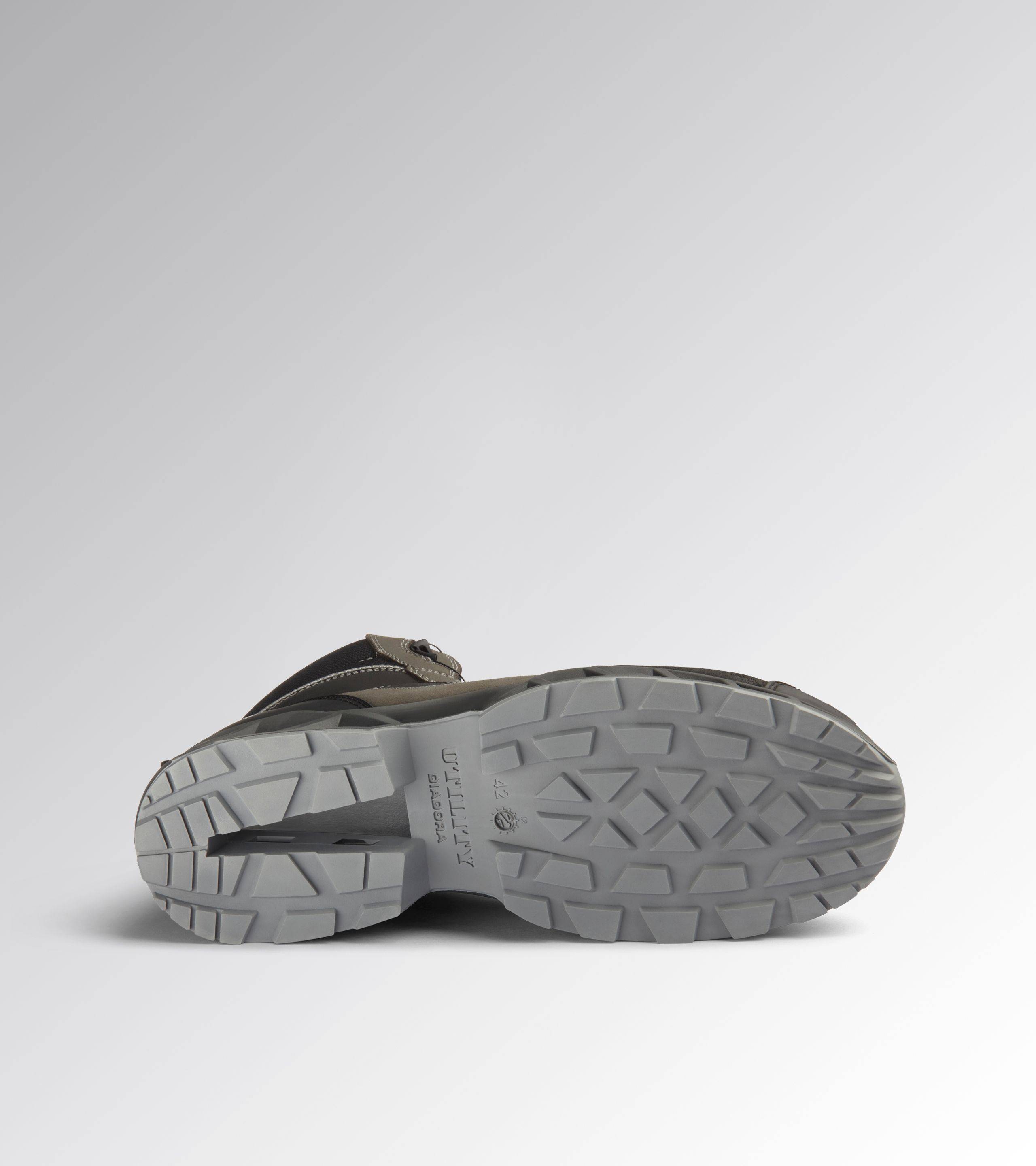 Diadora SHARK ST IMP LEA Q MID S3S BLACK/SHADOW 48-3