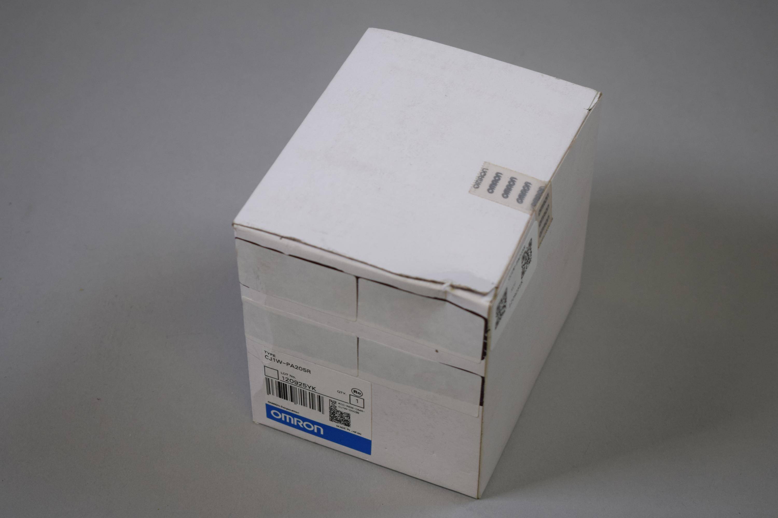 Omron - CJ1W-PA205R - OMRON CJ1W-PA205R Produkt-0
