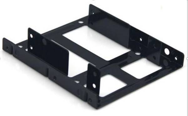 CoreParts Dual 2,5" naar 3,5" beugel. Twaalf (12) schroeven meegeleverd. Ondersteunt twee 2,5" HDD's of SSD's in een 3,5