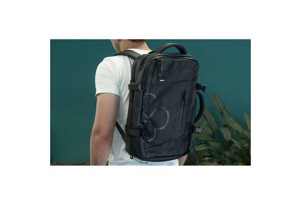 Ultron NPU 17" rugzak, zwart/zwart
