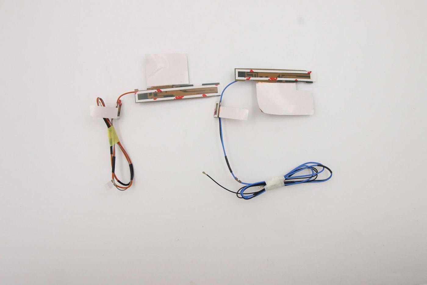 Lenovo WLAN- en WWAN-antenne-unit voor Lenovo ThinkPad-laptops, voor verbeterde draadloze connectiviteit, diepte 69 cm.-2