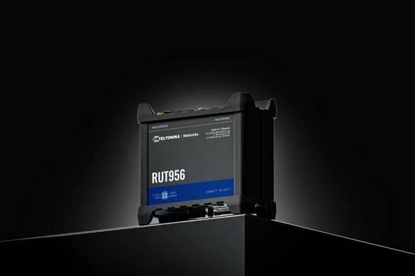 Teltonika Networks RUT956 WiFi/4G CAT4-router, standaardversie, Britse voeding.
