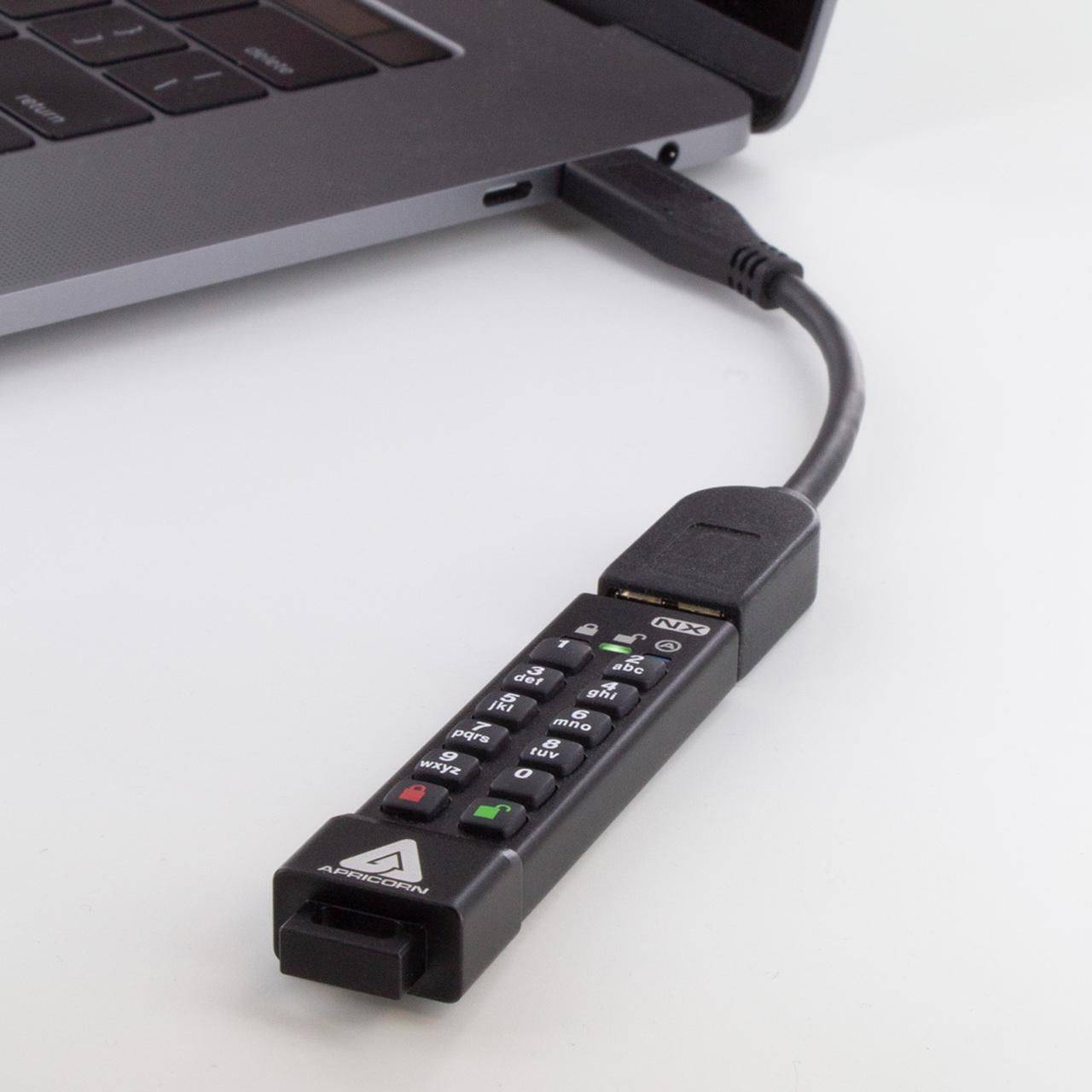 Apricorn 16GB, USB 3.2 gen1, 77/72 MB/s, FIPS 140-2, IP67-10