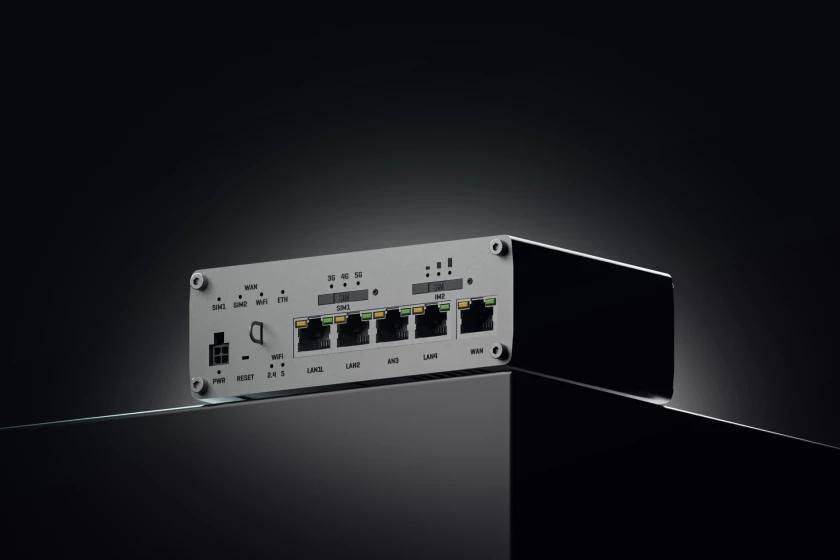 Symboolafbeelding voor Teltonika Networks RUTX50 Industriële 5G Mobiele Voeding voor het VK