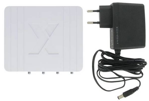 COAX Versterker 1 in-4 out FRA-752X kabelkeur - wit