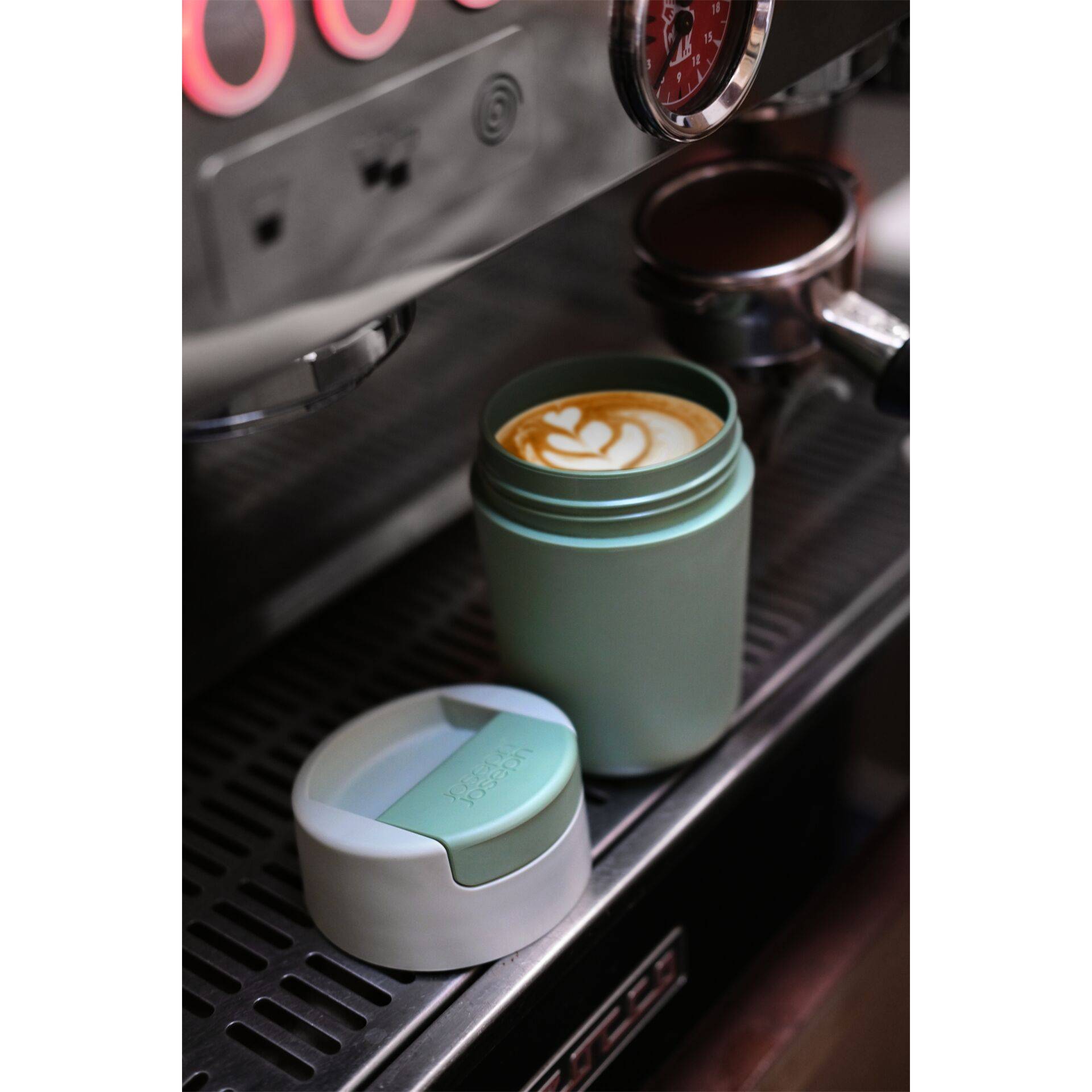 Joseph Joseph Loop 500ml koraalkleurige vacuümgeïsoleerde drinkfles-2