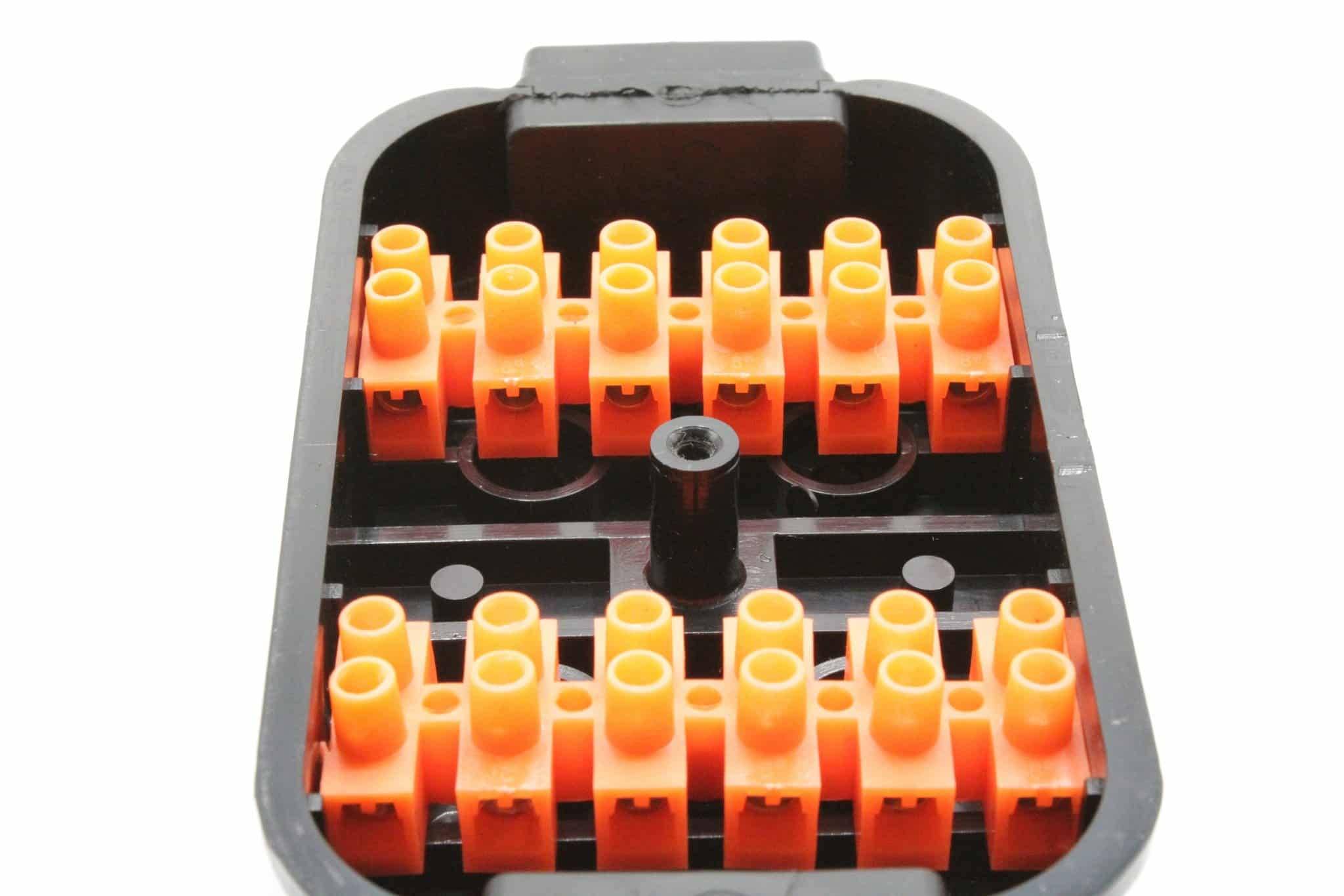 Verdeeldoos 12 polig spatwater dicht-3