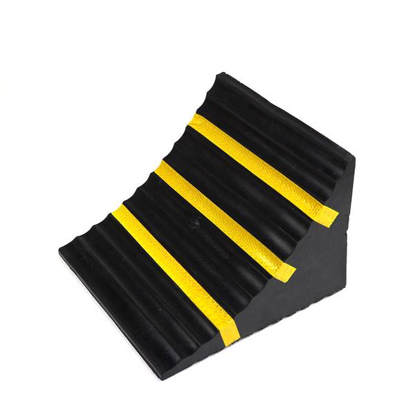 Rubberen wielkeg voor lichte/middelzware vrachtwagen - Geel & Zwart - 240 mm x 160 mm x 190 mm- - Rubber - - Voor