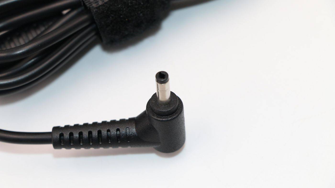 Lenovo AC-adapter met ronde punt van 65 W en C6-aansluiting (klavertje vier).-4