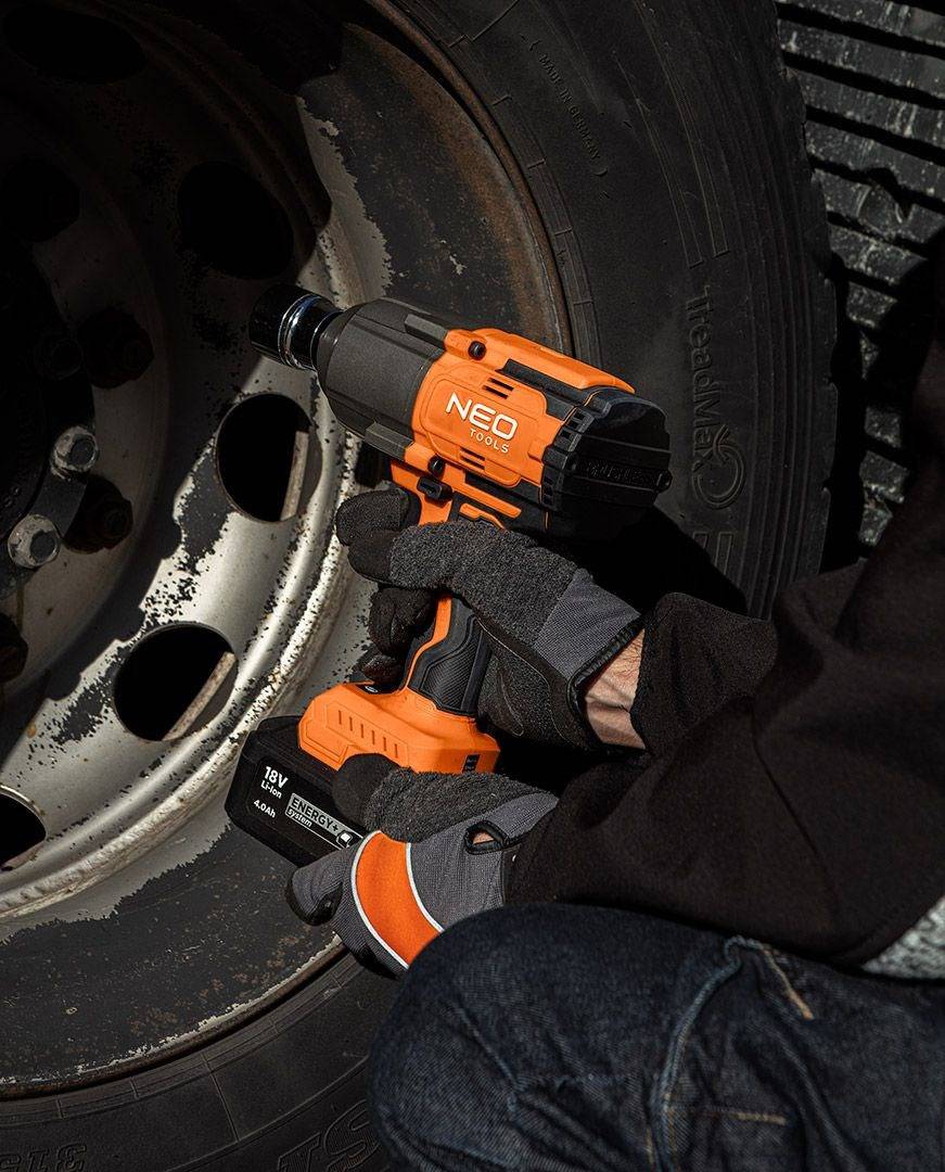 NEO Tools 04-618 Borstelloze Slagmoersleutel 18V 1133Nm-4