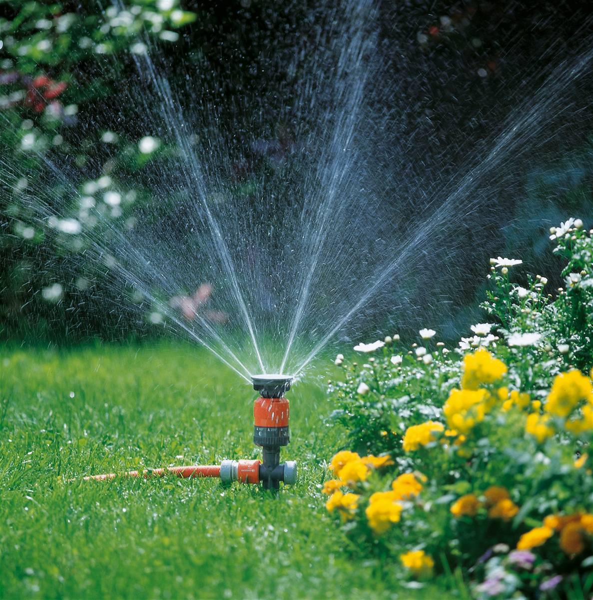 Gardena Comfort Vario Cirkelbesproeier - 25-225 m² Bereik - 0-8,5 m Bereik - 90° tot 360° Sector-0