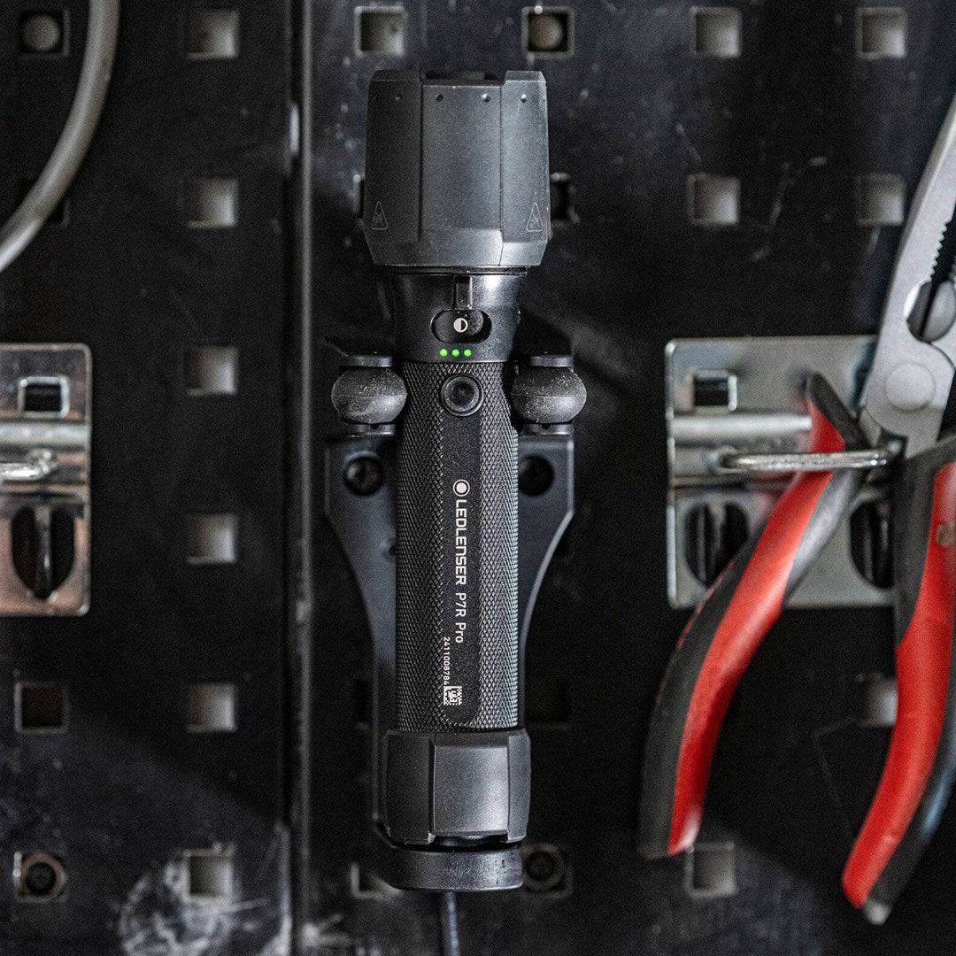 Ledlenser P7R Pro Zwarte Handlamp LED 2000 lm, 320 m, IP68-3