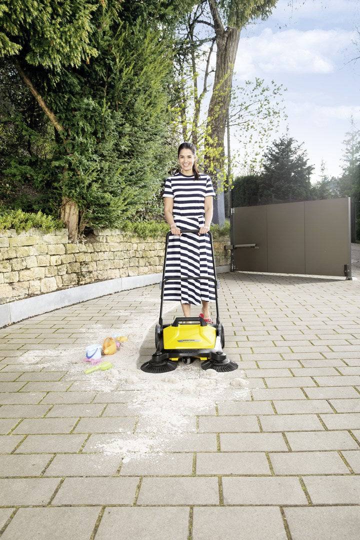KARCHER S 4 Twin Mechanische Veegmachine 20 L 2400 m²/u-2