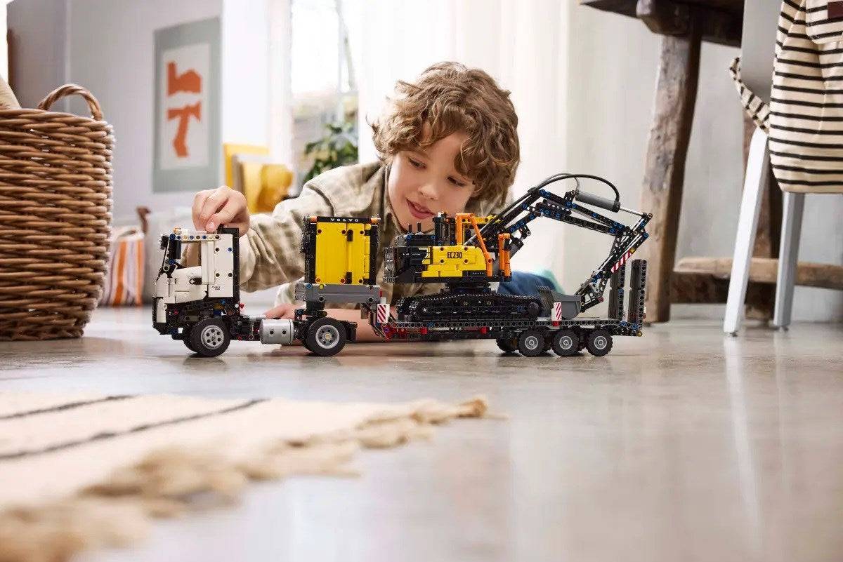 LEGO 42175 Technic Volvo FMX Truck met EC230 Elektrische Graafmachine - Model 42175-2