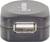 Een zwarte USB-adapter met een USB-poort aan de voorkant.